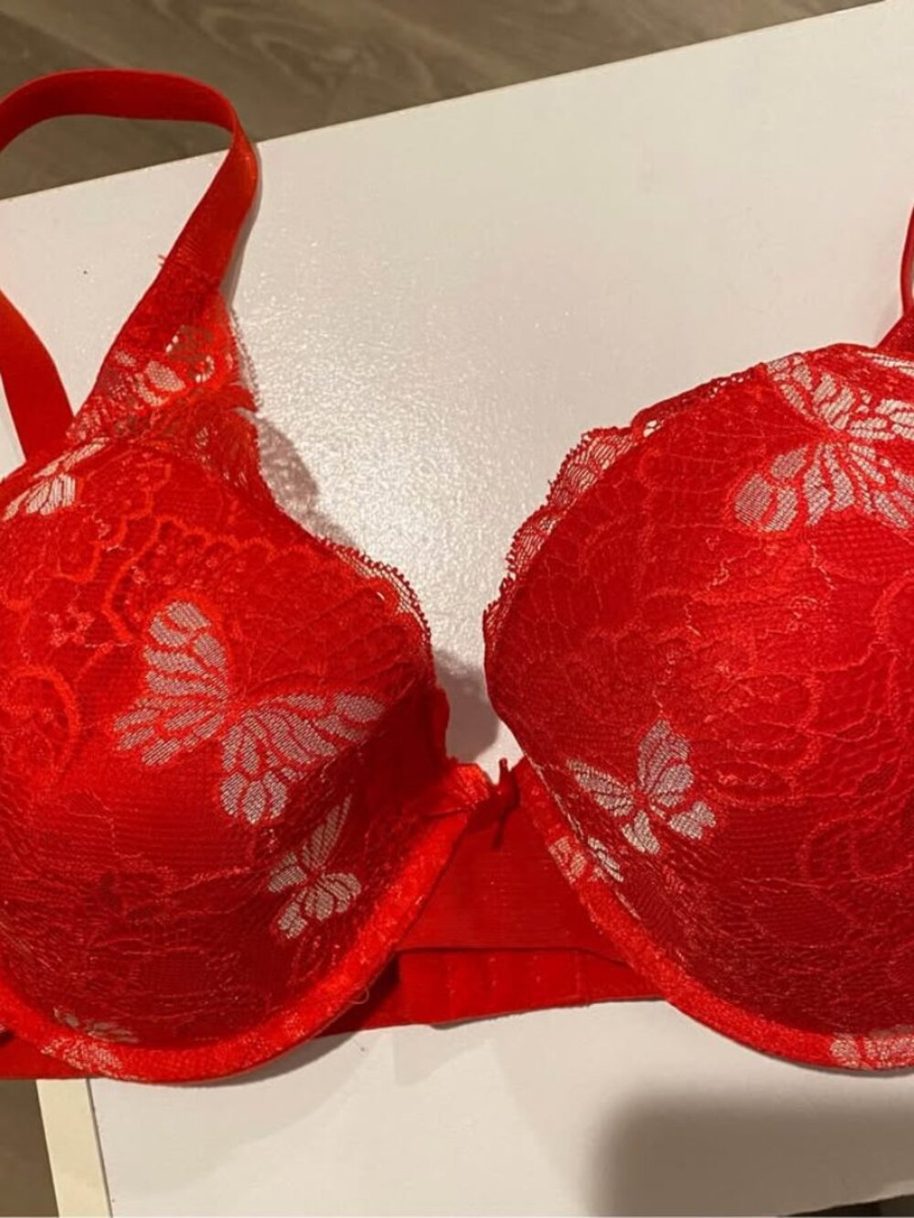Dynashape Sexy Red Butterfly Push-Up Underwire Bra 38D – Elegant & Supportive